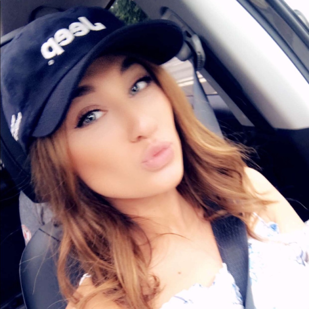 Meet your Posher, Amanda